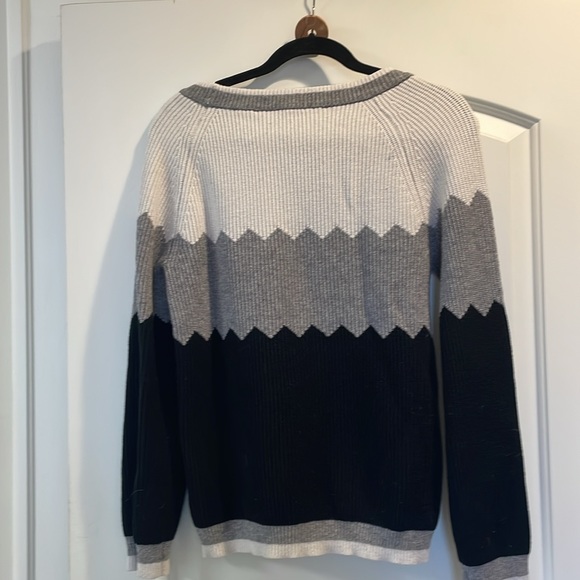 Evolution black, white, gray sweater. Size large, great for work or errands. - Picture 2 of 2